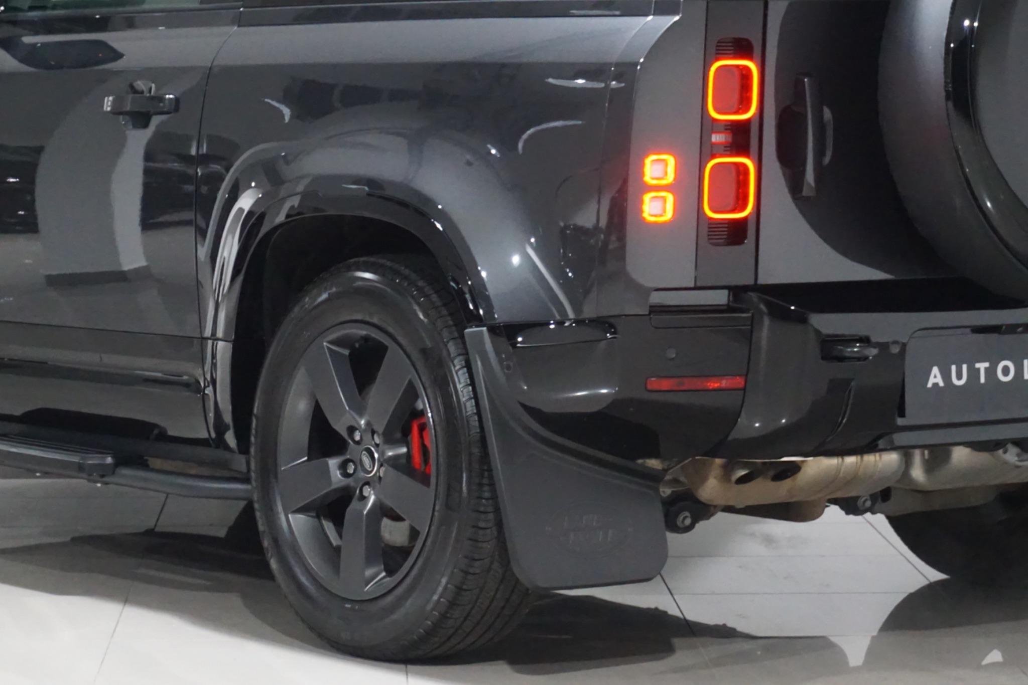 Land Rover Defender 90 3.0 D300 MHEV X-Dynamic HSE Hard Top SUV Auto 4WD SWB Euro 6 (s/s) 3dr